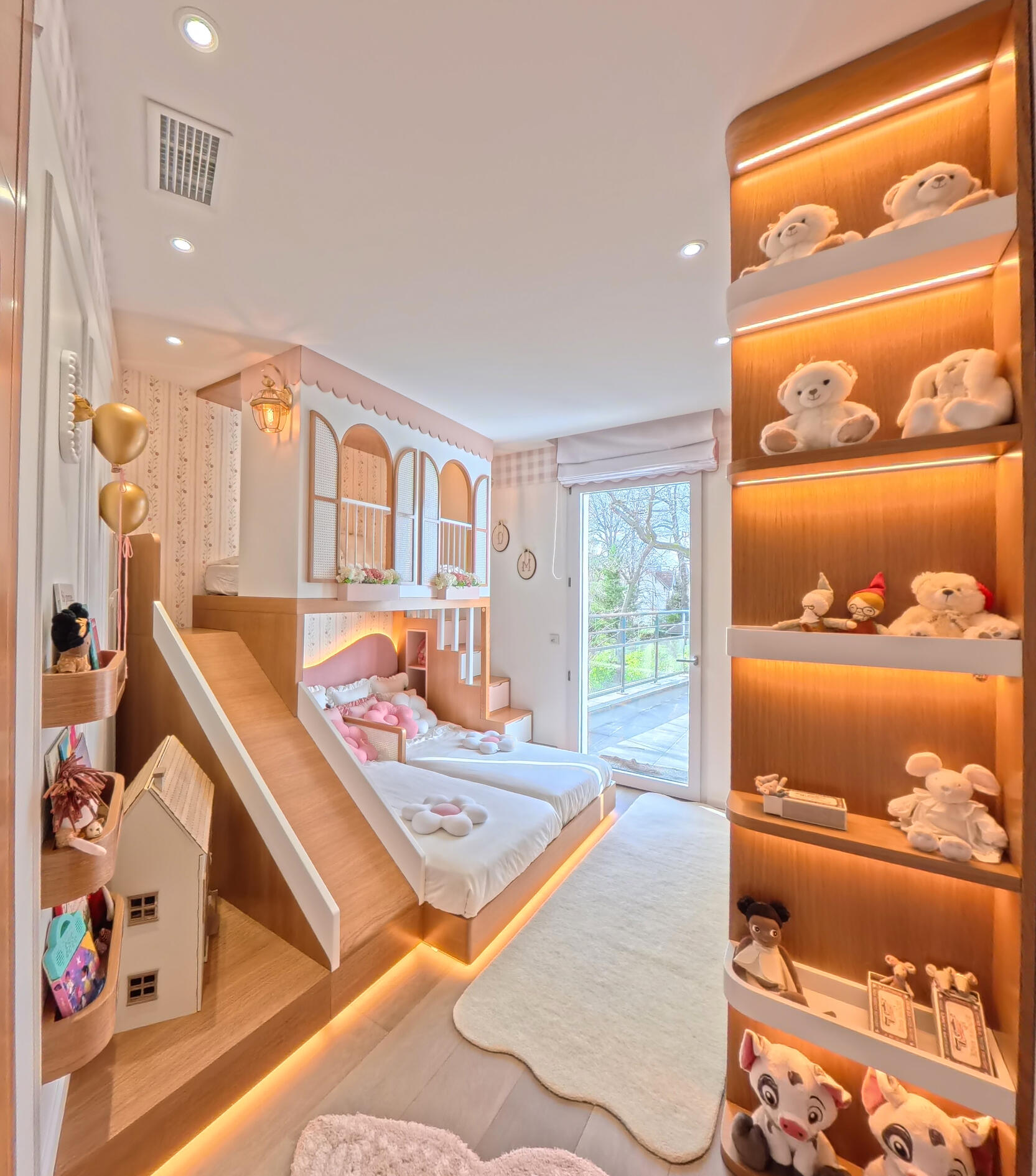 REALIZAÇÂO (PARIS)